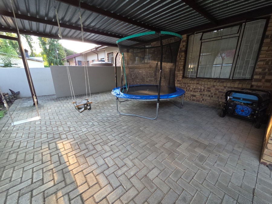 4 Bedroom Property for Sale in Heuwelsig Free State